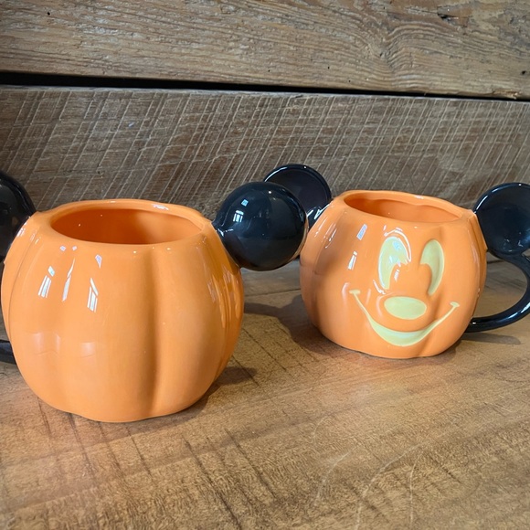 Set of large Disney Mickey Mouse pumpkin jack-o-lantern mugs, NEW - Picture 6 of 6